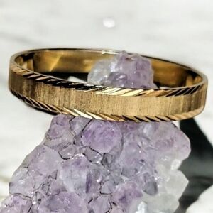 Vintage Signed Monet Gold Tone Diamond Cut Design Bangle Bracelet Sm/Med Wrist